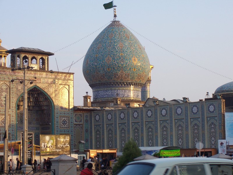 ../Images/100_1385 Schiras Heiligenmausoleum Shah Cheragh - Bruder des 8. Imam.jpg