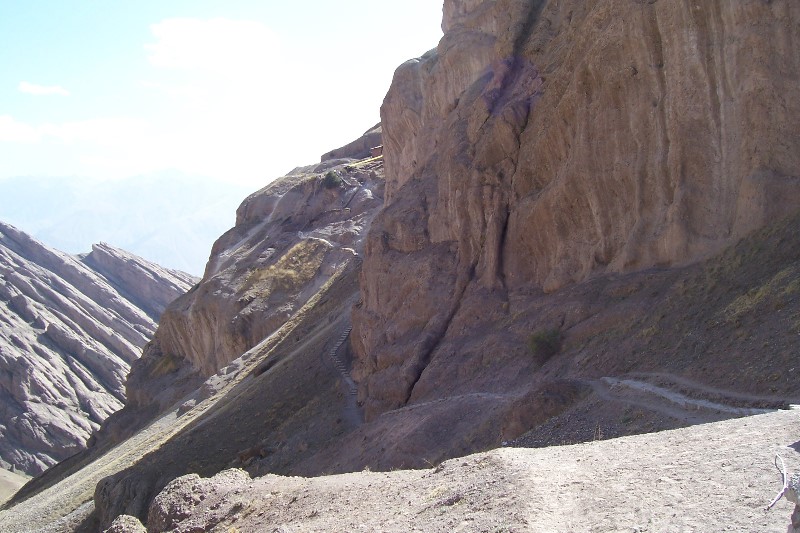 ../Images/100_2775 Alamut - Rastplatz auf dem Sattel.jpg